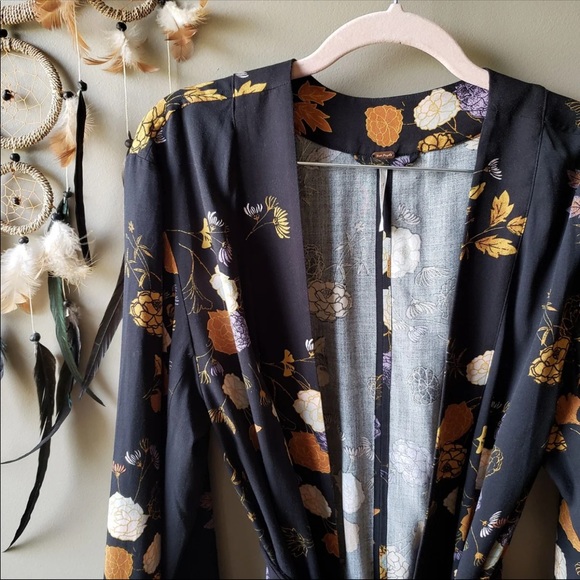 Free People Peony Wrap Jacket in Midnight S - Picture 8 of 9